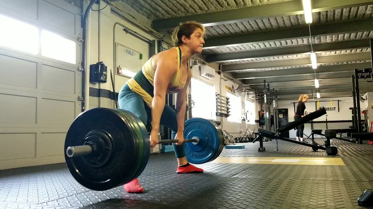 Paused Sumo Deadlift Form