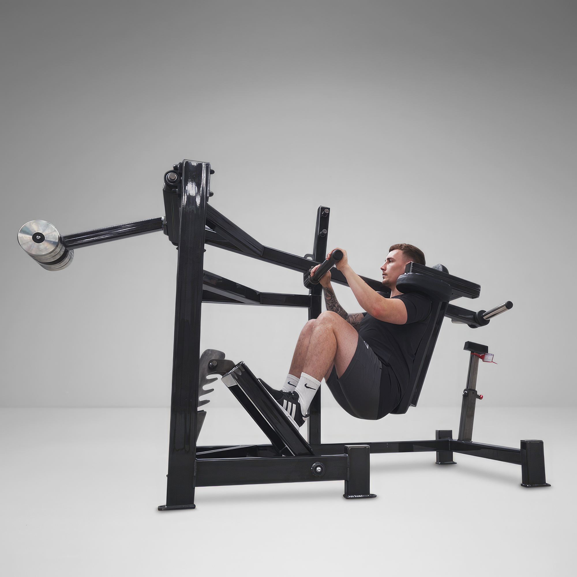 Pendulum squat machines 