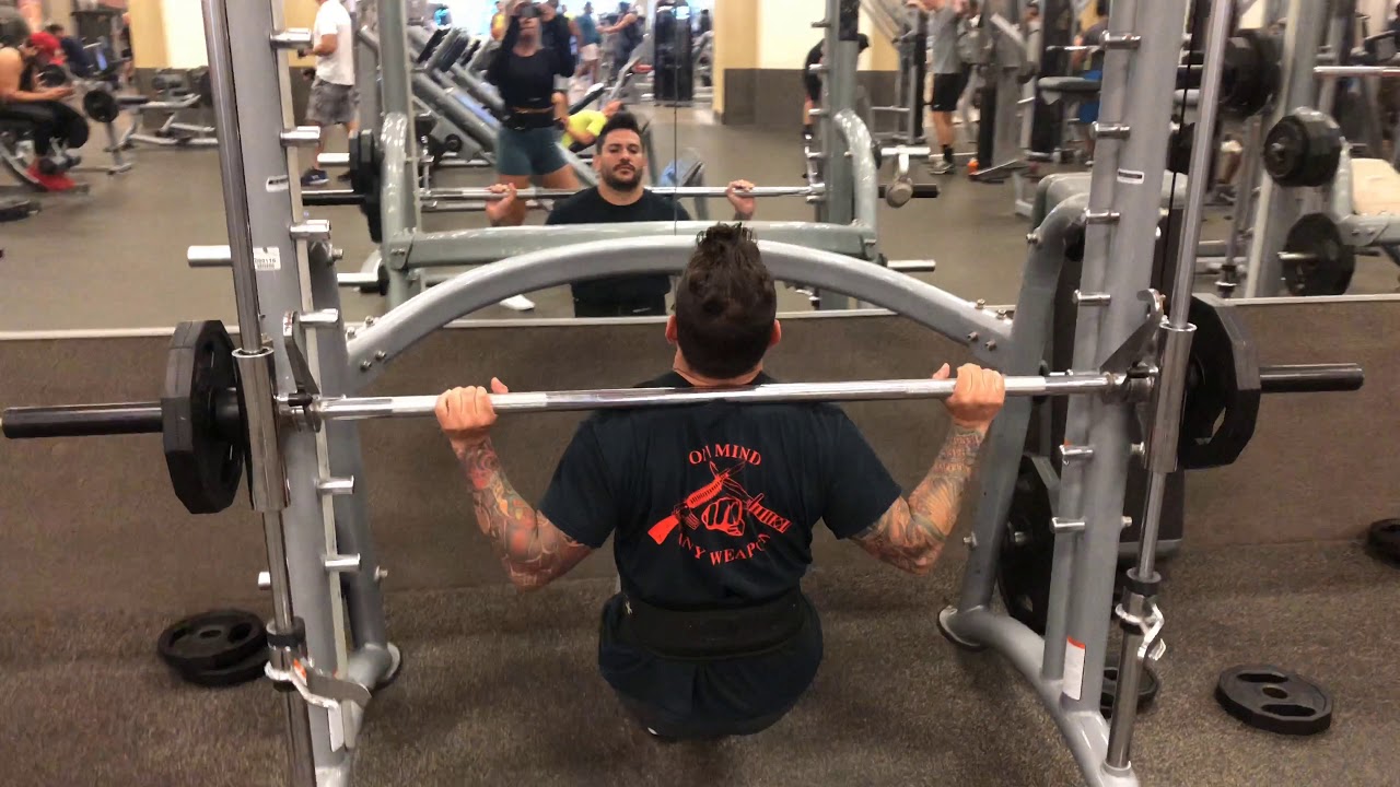 Sissy Squat Smith Machine